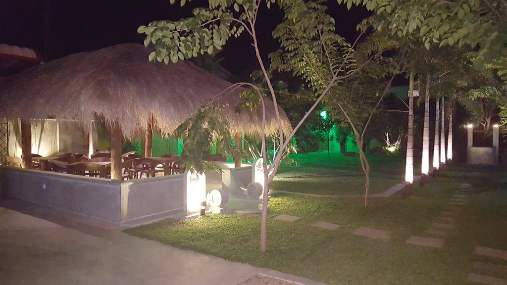 Inlak Garden Hotel Negombo Exterior foto
